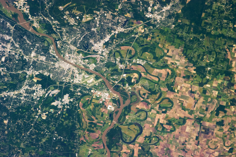 Illustration for article titled Astrophysicists Find That Cities Grow Just Like GalaxiesÂ